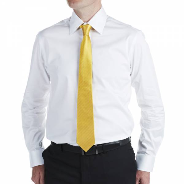 bela kosulja zuta kravata