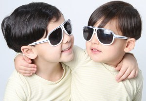 Da li deca treba da nose sunčane naočare?