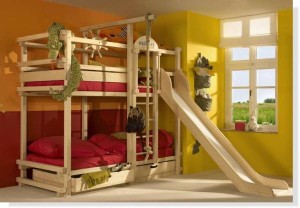 Kreveti na sprat praktično su rešenje za dečije sobe