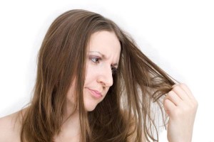 Prirodni lekovi za negu i oporavak oštećene suve kose