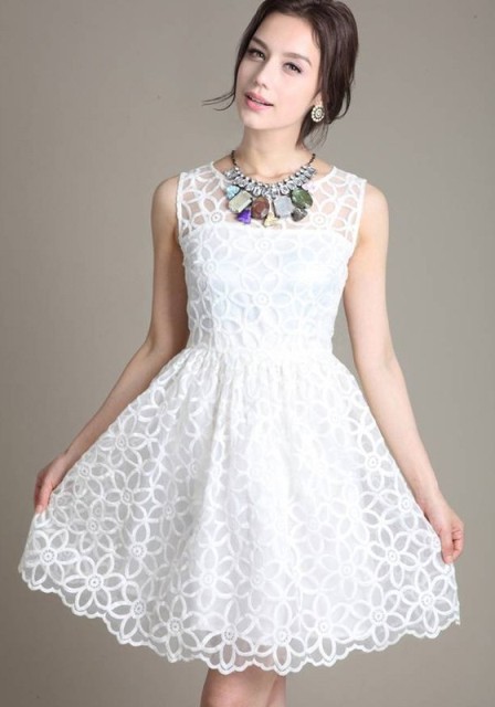 čipkaste haljine bele